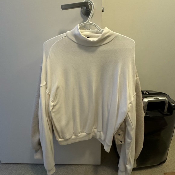 Dynamite - White Turtleneck - Picture 1 of 4